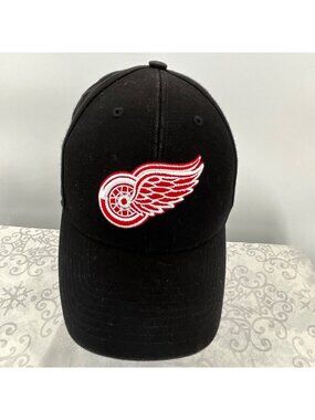 Detroit Red Wings Adjustable Black Hat OSFA NHL Licensed‎ By 47 Brand